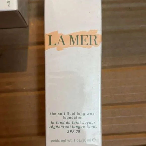 La Mer Soft Fluid Long Wear Foundation SPF 20 1oz Luxury Makeup New in Box - Picture 4 of 4